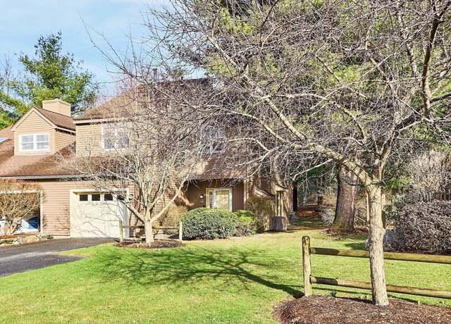 Property at 1105 Ridgefield Cir Unit B, Clinton, MA 01510, 2 beds, 2.5 baths