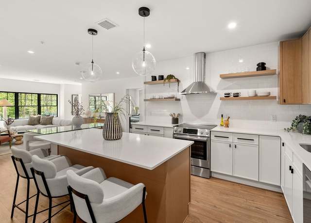 Property at 20 Audubon Way #401, Canton, MA 02021, 2 beds, 2.5 baths