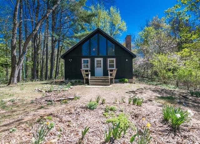 Property at 228 Florence Rd, Northampton, MA 01062, 2 beds, 1 bath