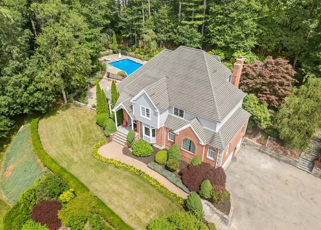 Property at 19 Elizabeth Dr, Auburn, MA 01501, 4 beds, 4.5 baths
