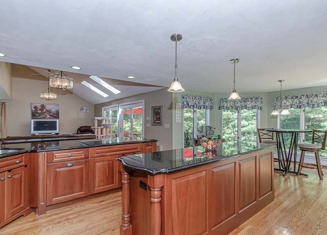 Property at 3 Riverside Dr, Mattapoisett, MA 02739, 3 beds, 3 baths