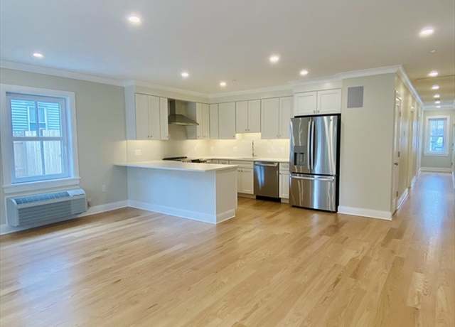 Property at 15 Yuill Cir #2, Boston, MA 02136, 2 beds, 2 baths