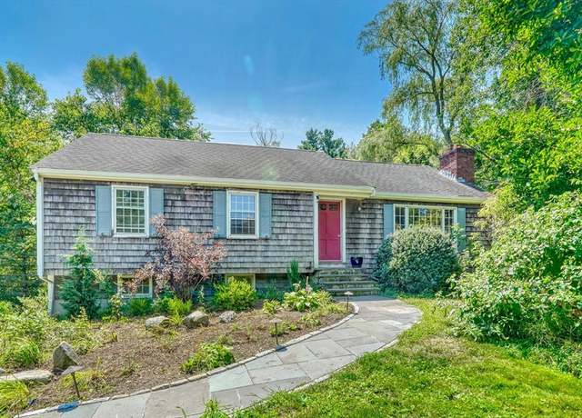 Property at 10 Prospect St, Topsfield, MA 01983, 3 beds, 2 baths