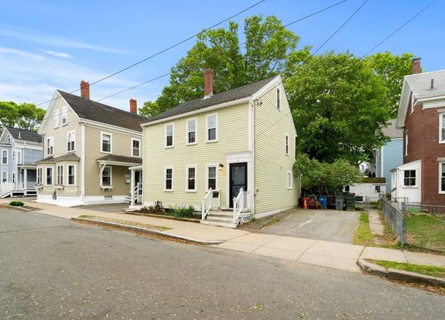 Property at 11 Congress St, Newburyport, MA 01950, 3 beds, 1.5 baths