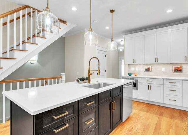 Property at 37 Landy Ave, Northampton, MA 01062, 4 beds, 2.5 baths