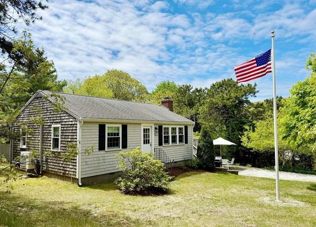 Property at 20 Judys Ln, Chatham, MA 02633, 3 beds, 1.5 baths