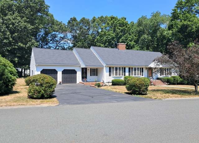 Property at 5 College Pond Dr, Danvers, MA 01923, 3 beds, 3.5 baths