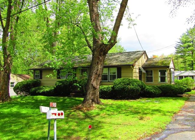 Property at 90 Brierwood Dr, Northampton, MA 01062, 3 beds, 1 bath