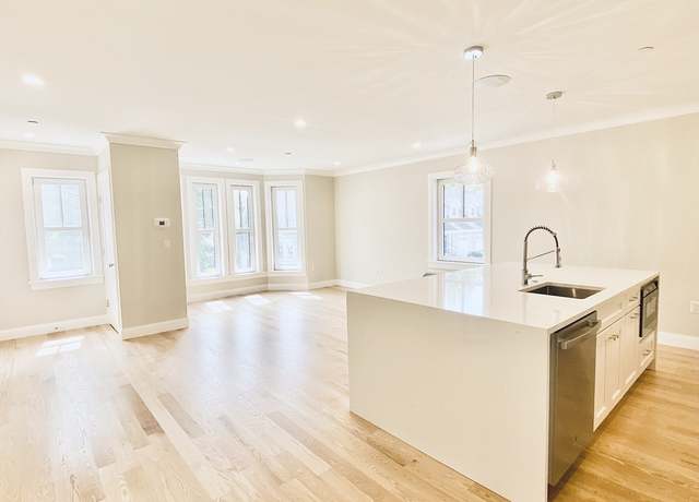 Property at 15 Yuill Cir #4, Boston, MA 02136, 3 beds, 2 baths