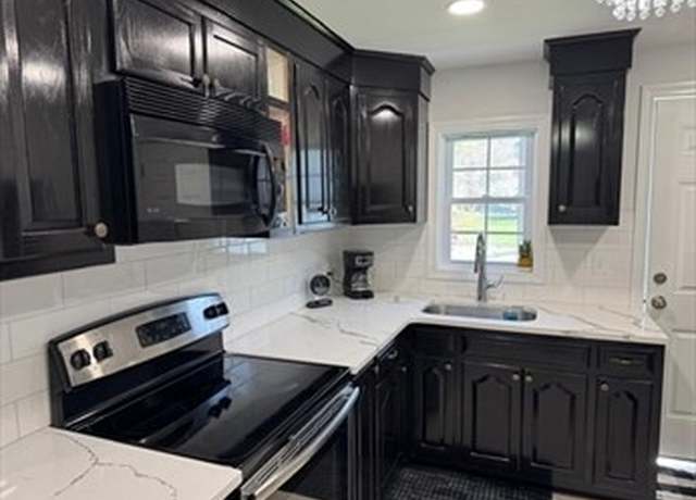 Property at 94 1st St #6, Lowell, MA 01850, 2 beds, 1 bath