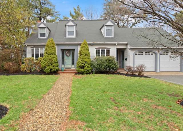 Property at 16 Lakeview Dr, Lynnfield, MA 01940, 3 beds, 2.5 baths