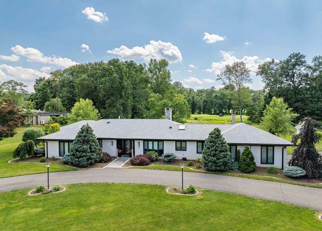 Property at 10 Prynne Ridge Rd, Longmeadow, MA 01106, 3 beds, 2.5 baths
