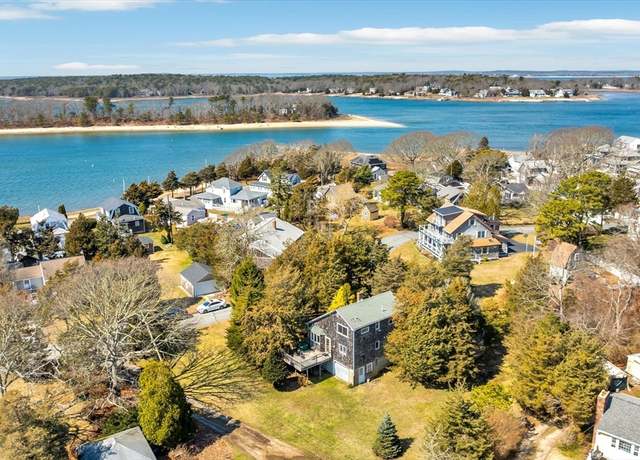Property at 29 Hope Ave, Bourne, MA 02559, 3 beds, 1.5 baths