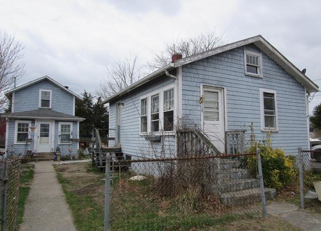 Property at 60 11th St, Wareham, MA 02538, 3 beds, 2 baths