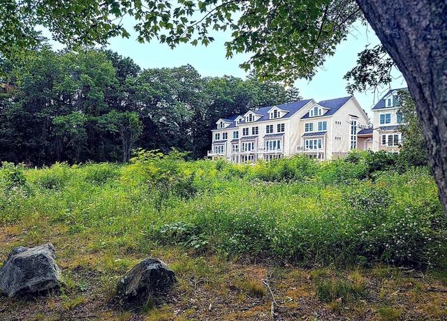 Property at 206 W Main #5, Georgetown, MA 01833, 4 beds, 4.5 baths