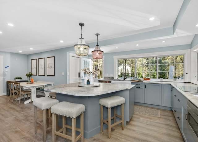 Property at 154 Topsfield Rd, Boxford, MA 01921, 4 beds, 2.5 baths