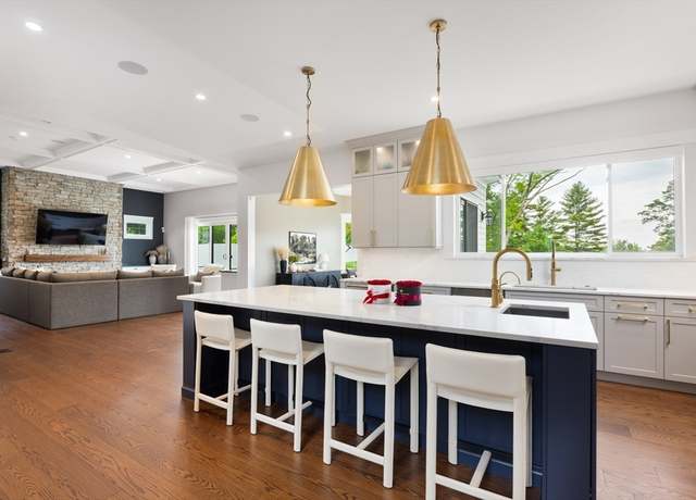 Property at 34 Hedgerow Ln, Westwood, MA 02090, 5 beds, 6.5 baths
