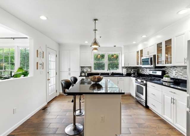 Property at 12 Paul Revere Path #12, Hopkinton, MA 01748, 2 beds, 2.5 baths