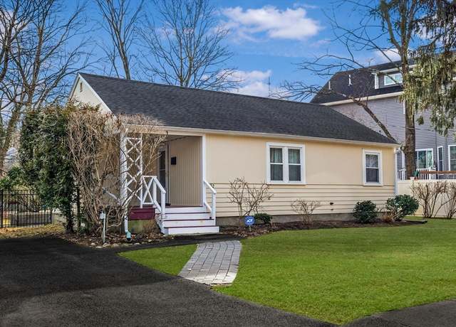 Property at 52 Heatherland Rd, Newton, MA 02461, 2 beds, 1 bath
