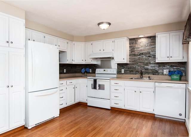Property at 103 Manning St #2, Holden, MA 01522, 2 beds, 1.5 baths