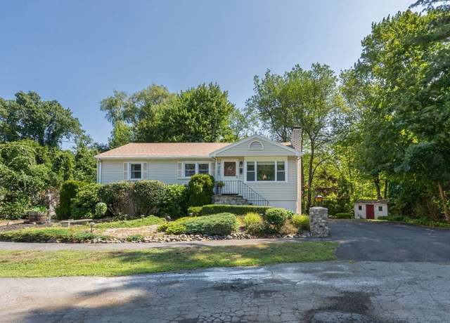 Property at 14 Crestwood Ln, Peabody, MA 01960, 3 beds, 1.5 baths