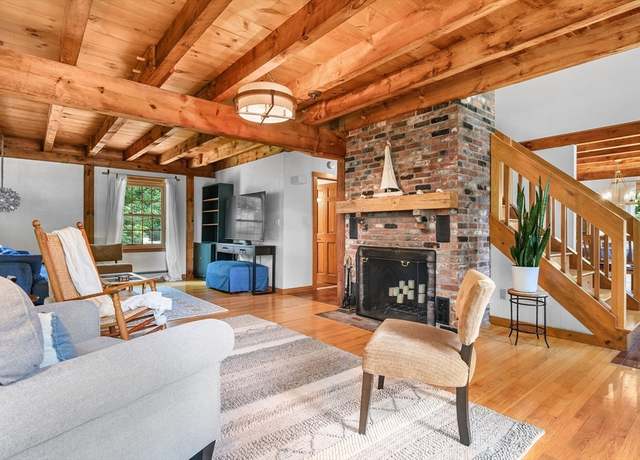 Property at 17 Cedar Point Cir, Barnstable, MA 02632, 3 beds, 2 baths