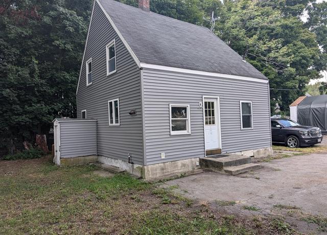 Property at 27-R Monroe St, Taunton, MA 02780, 3 beds, 1.5 baths