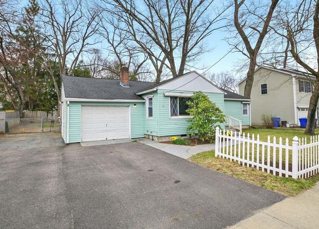 Property at 165 Seymour Ave, Springfield, MA 01109, 3 beds, 1.5 baths