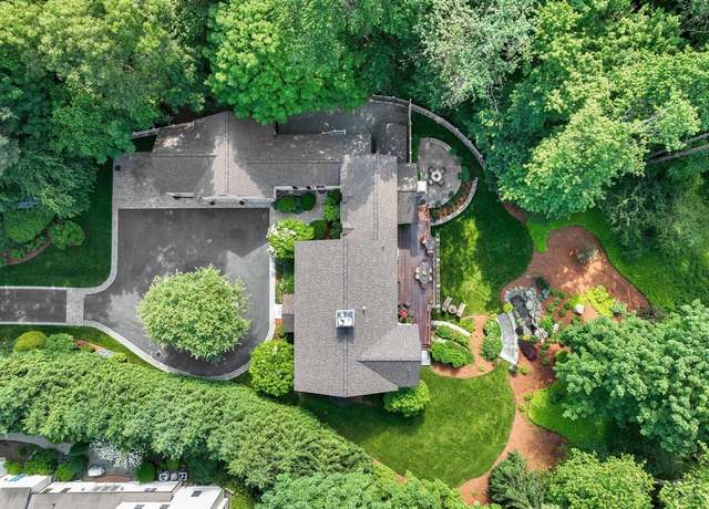 Property at 4 Prescott Ln, Weston, MA 02493, 5 beds, 6 baths