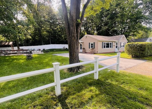 Property at 44 Amesbury St, Worcester, MA 01605, 3 beds, 1 bath