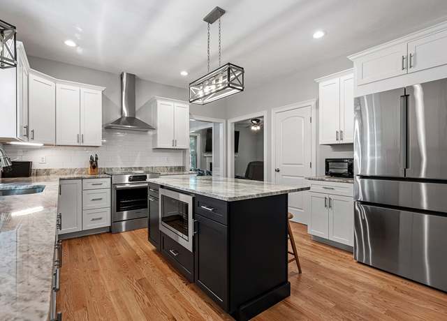 Property at 85 East St, Uxbridge, MA 01569, 3 beds, 2.5 baths