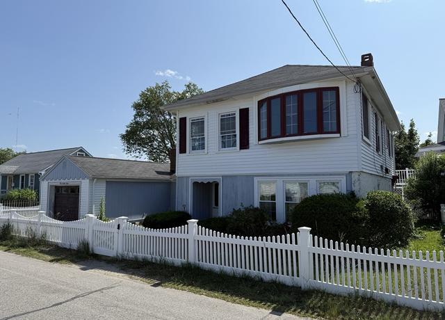 Property at 189 Kingsley Rd, Hull, MA 02045, 2 beds, 2 baths