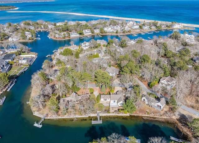 Property at 24 Spoondrift Way, Mashpee, MA 02649, 3 beds, 1 bath