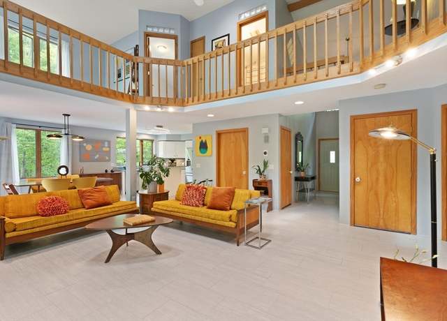 Property at 887 High Rock Rd, Fitchburg, MA 01420, 3 beds, 3 baths