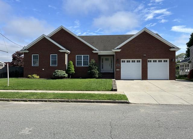 Property at 194 Jarry St, New Bedford, MA 02745, 3 beds, 2 baths
