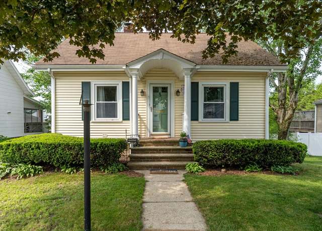 Property at 43 E Cross St, Norwood, MA 02062, 2 beds, 1.5 baths