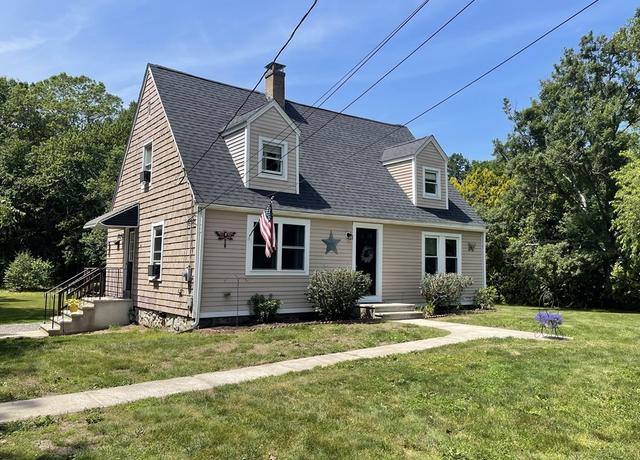 Property at 205 Blackstone St, Blackstone, MA 01504, 3 beds, 1 bath