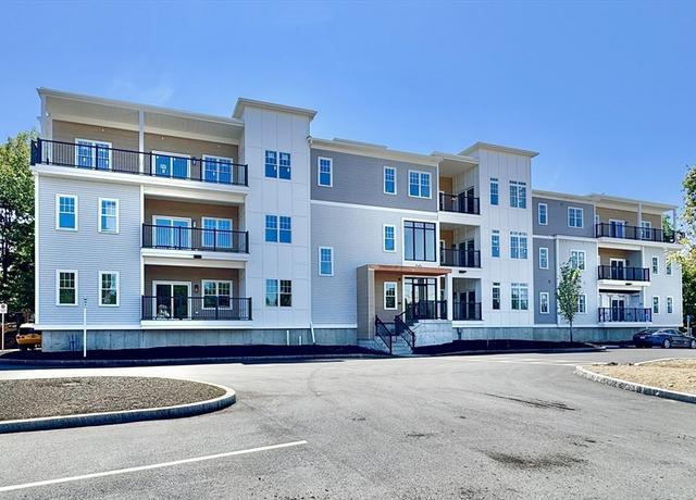 Property at 90 E Central St #201, Franklin, MA 02038, 3 beds, 2 baths