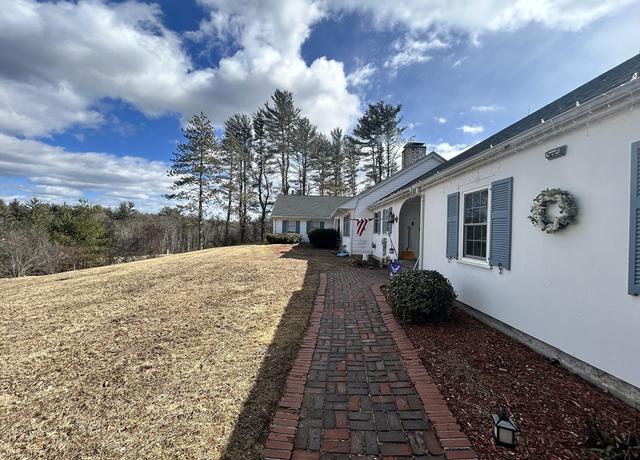 Property at 8 Conway Ln, Foxboro, MA 02035, 5 beds, 4 baths