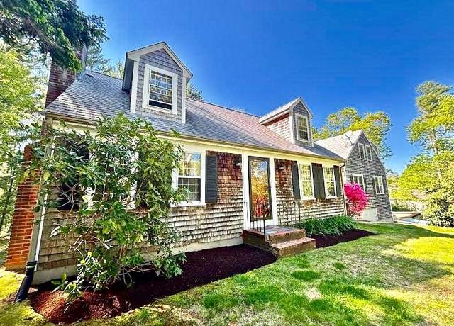Property at 62 Teakettle Ln, Duxbury, MA 02332, 4 beds, 2.5 baths