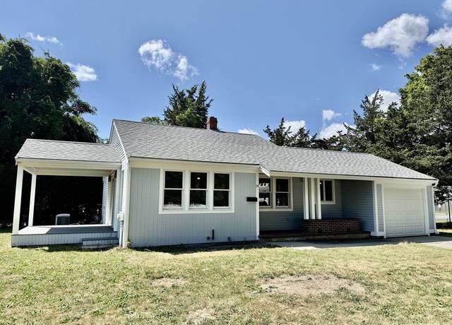 Property at 14 Old Meeting House Rd, Falmouth, MA 02536, 2 beds, 1 bath