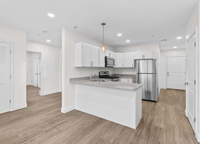 Property at 693 Western Ave #104, Lynn, MA 01905, 1 bed, 1 bath