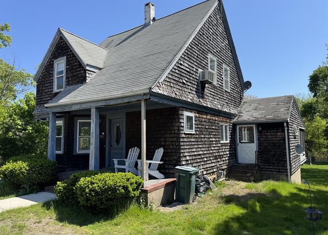 Property at 1085 Bedford St, Abington, MA 02351, 3 beds, 1.5 baths