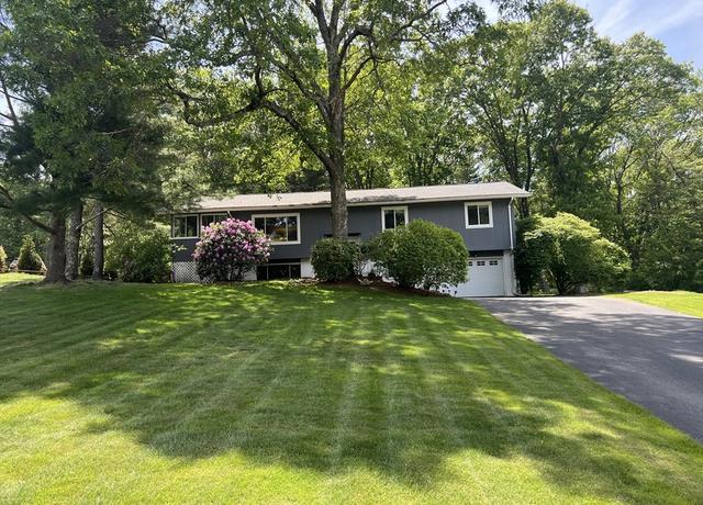 Property at 11 Huckleberry Ln, Sharon, MA 02067, 3 beds, 2.5 baths