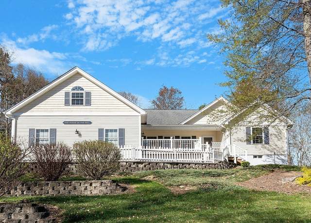 Property at 5 Richards Way, Lunenburg, MA 01462, 4 beds, 3 baths