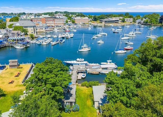 Property at 14 School St, Falmouth, MA 02543, 8 beds, 4 baths