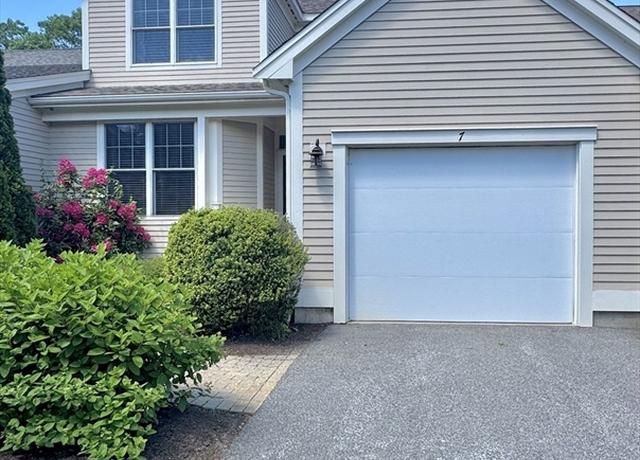 Property at 7 Sea Spray Ave #555, Mashpee, MA 02649, 2 beds, 2.5 baths