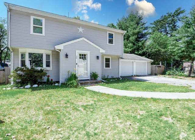 Property at 20 Woodville Way, Wareham, MA 02571, 4 beds, 2 baths