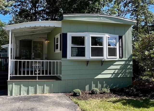 Property at 44 Great Hill Dr, Wareham, MA 02576, 2 beds, 1.5 baths