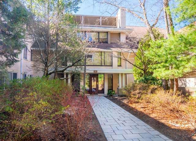 Property at 206 Allandale Rd Unit 2A, Boston, MA 02467, 2 beds, 2.5 baths